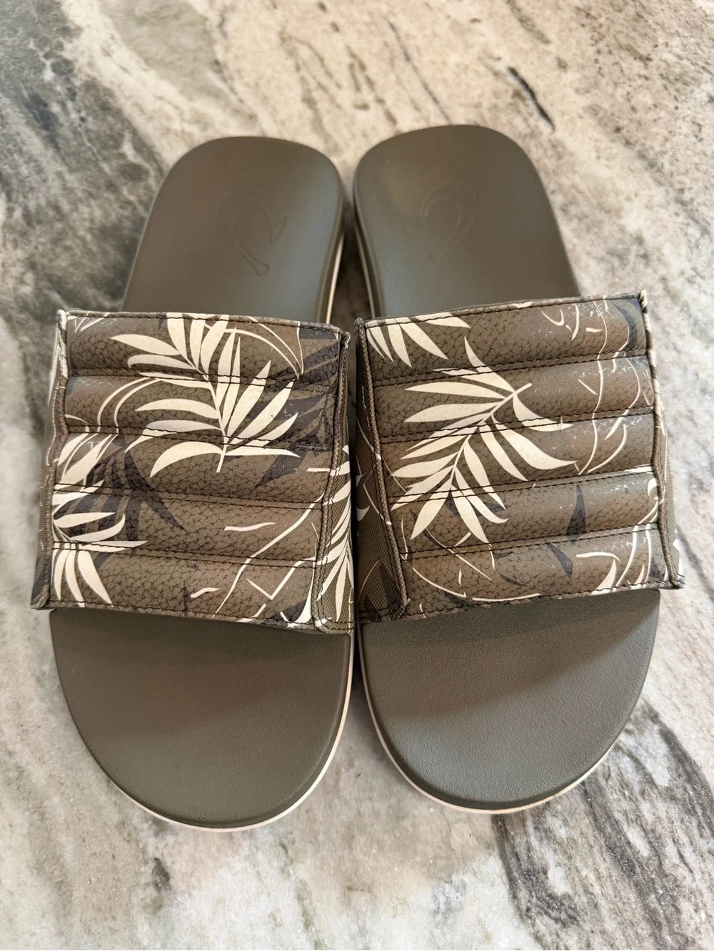 🪝Men's Olukai Maha 'Olu Slides Hunter /Aloha/ Green Size 9. Sandal. Tropical. A+